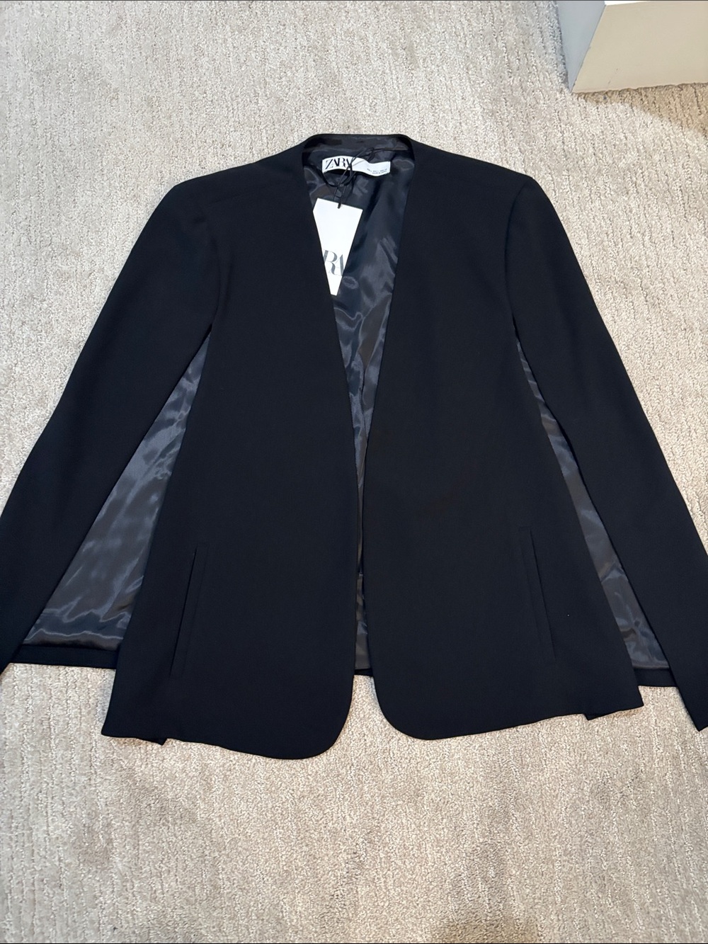 🏷 Zara cape - Picture 4 of 9